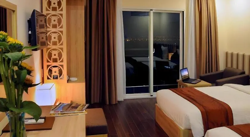 Begonia Nha Trang Hotel 4*,